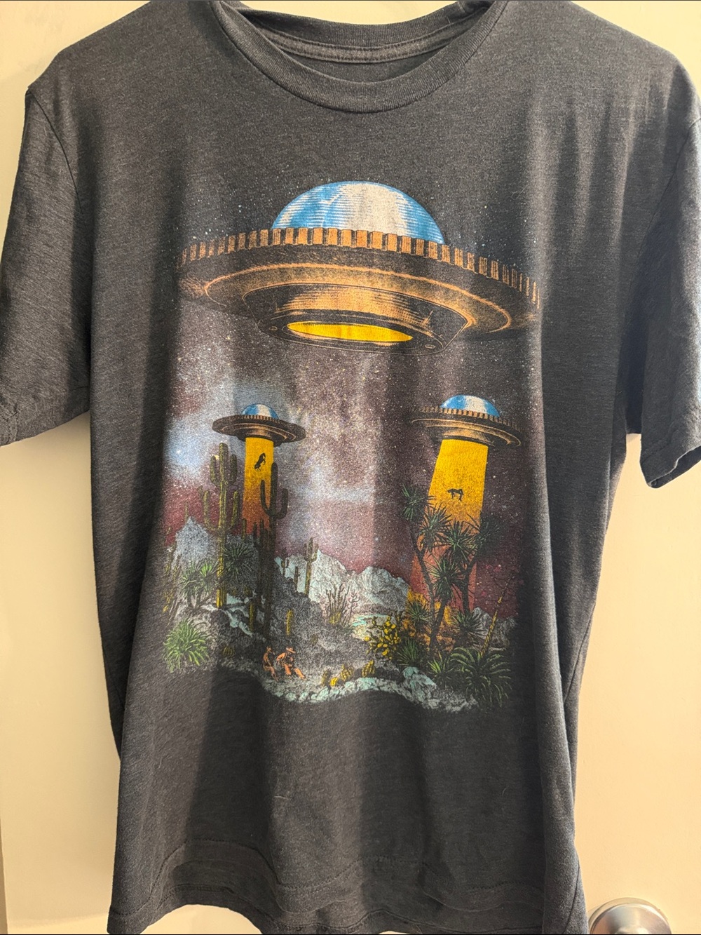 Babaa Black Short-Sleeve Tee with Yellow & Blue UFO Desert Graphic